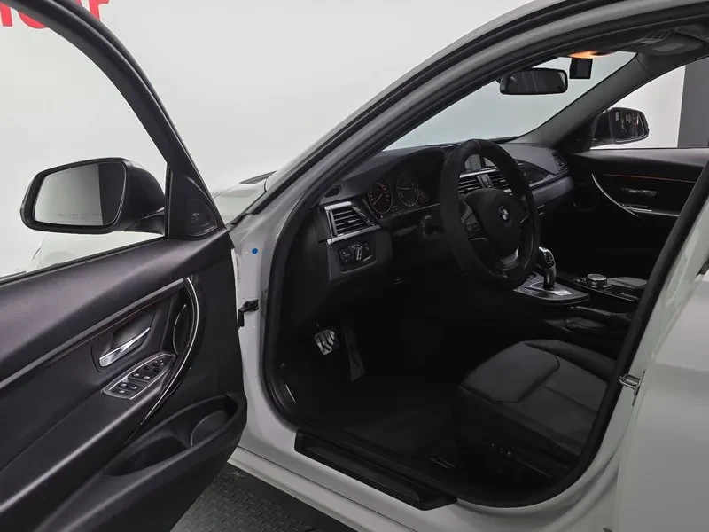 BMW 320, снимка 10 - Автомобили и джипове - 54835849