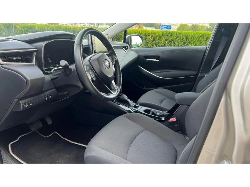 Toyota Corolla 1.8H Executive, снимка 9 - Автомобили и джипове - 56251953
