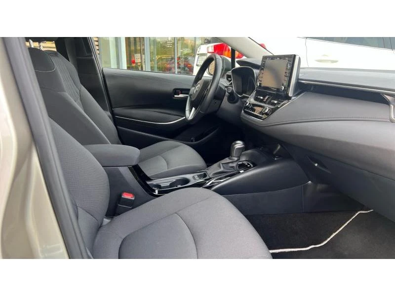 Toyota Corolla 1.8H Executive, снимка 10 - Автомобили и джипове - 56251953