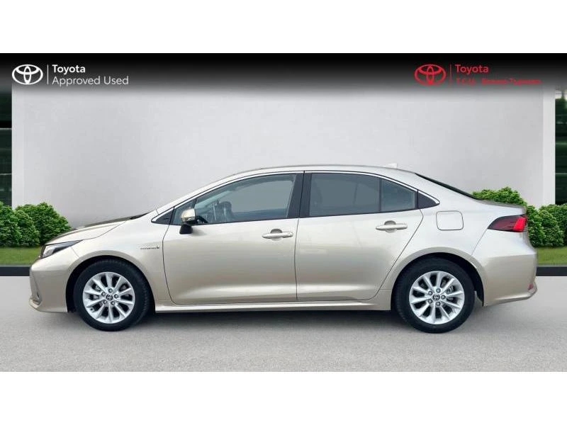 Toyota Corolla 1.8H Executive, снимка 8 - Автомобили и джипове - 56251953