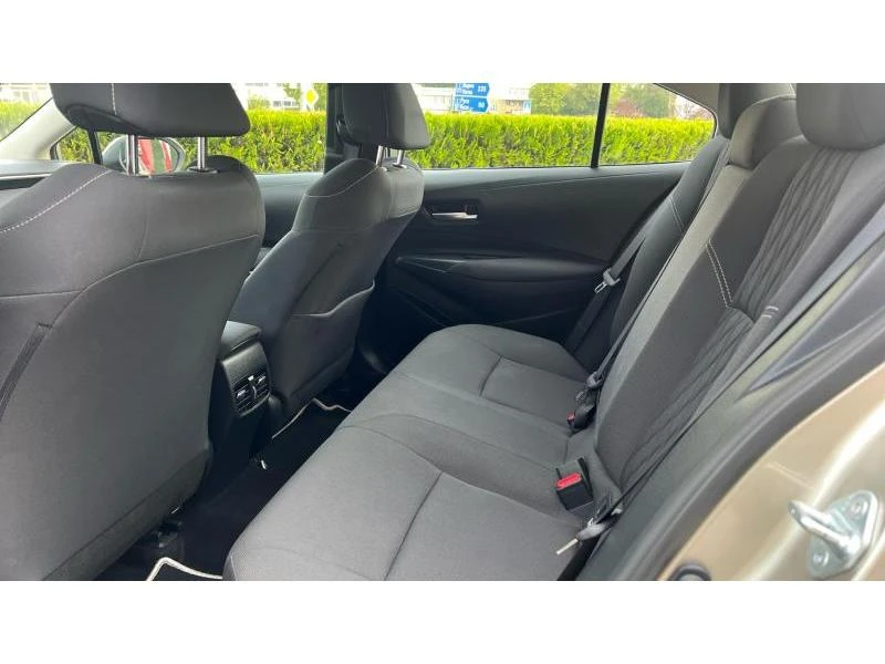 Toyota Corolla 1.8H Executive, снимка 17 - Автомобили и джипове - 56251953