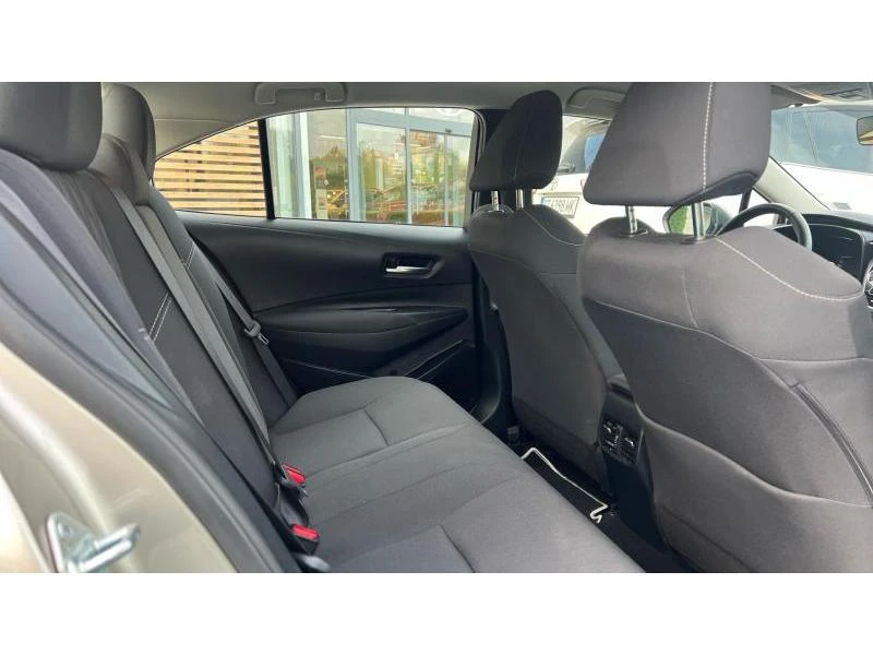 Toyota Corolla 1.8H Executive, снимка 16 - Автомобили и джипове - 56251953
