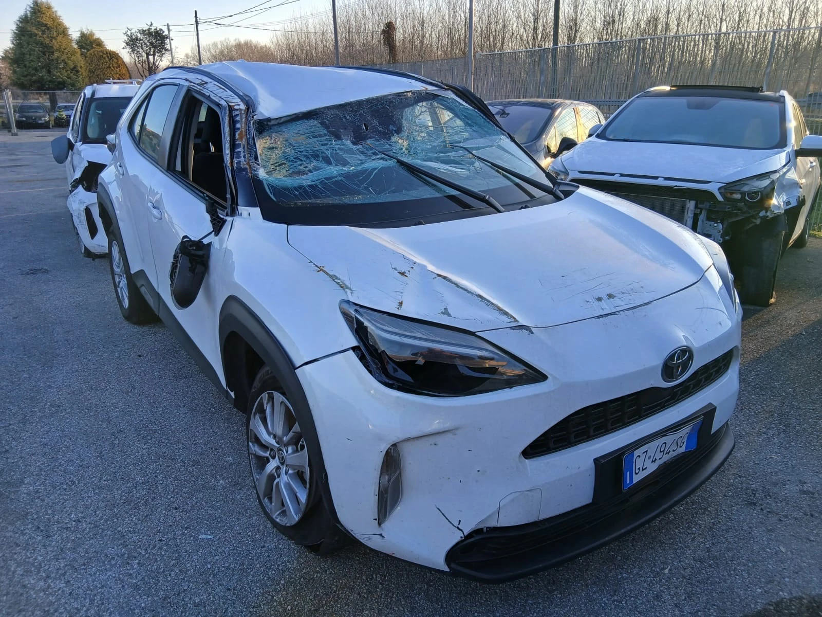 Toyota Yaris Cross 1.5-Хибрд-7 хл.км-Кожен салон, снимка 2 - Автомобили и джипове - 53530355