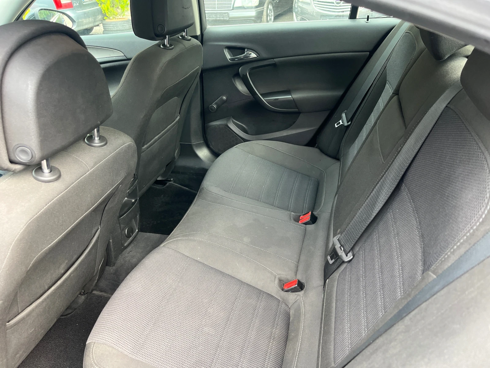 Opel Insignia 2.0 CDTI Automat Седан - изображение 9
