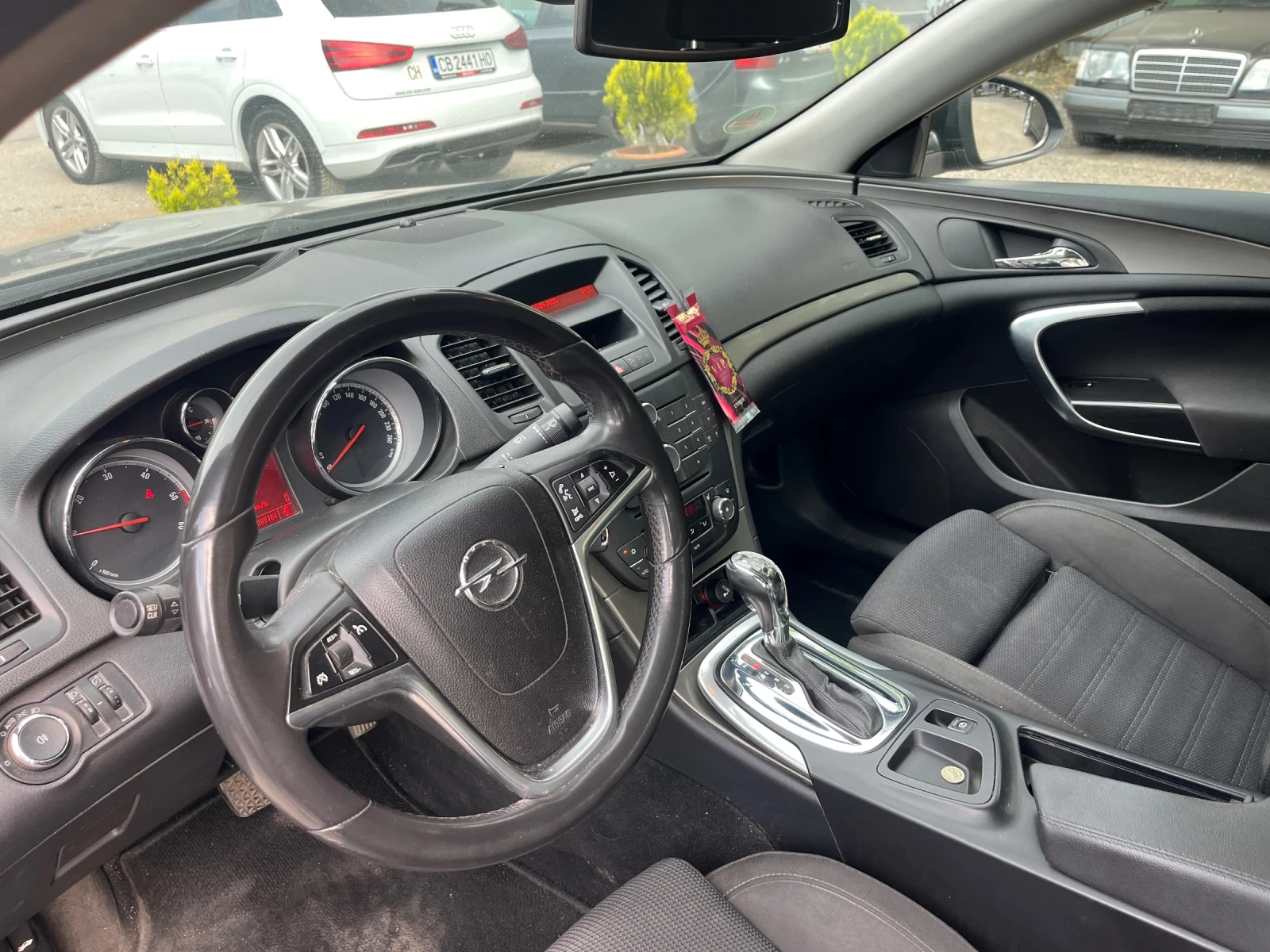 Opel Insignia 2.0 CDTI Automat Седан - изображение 6