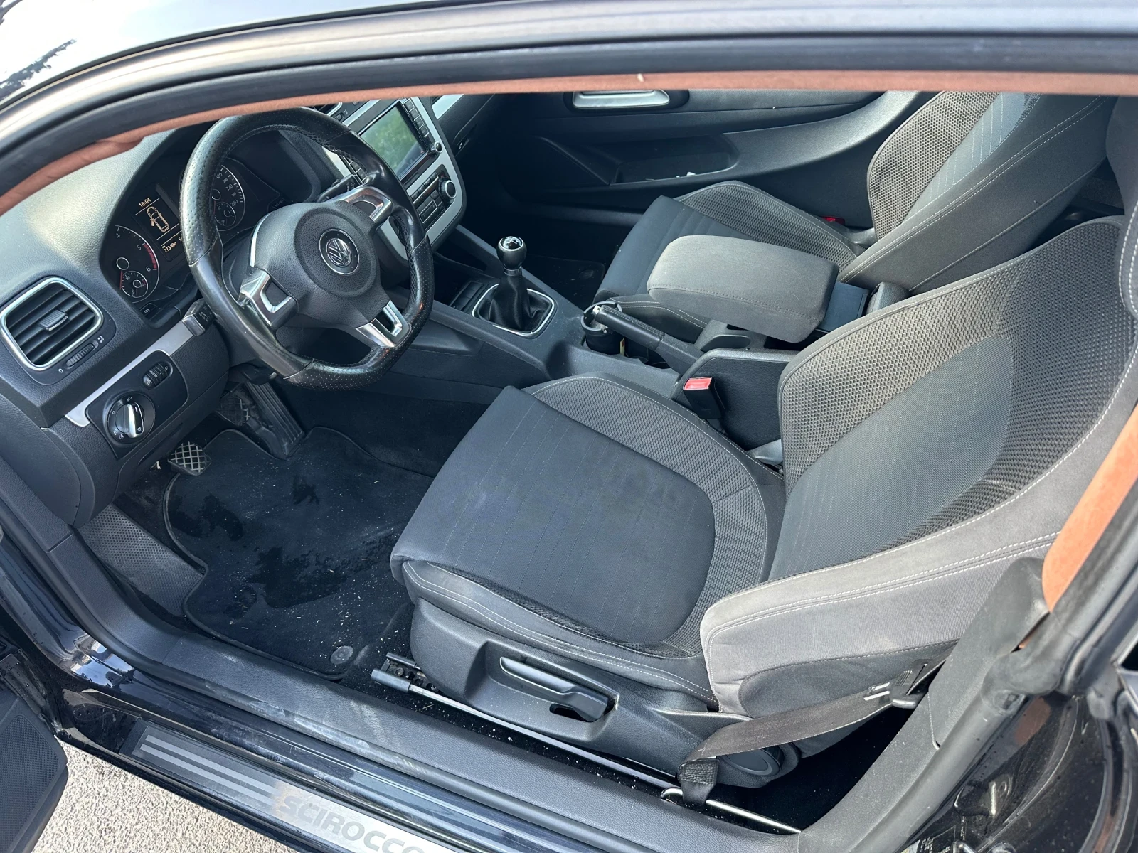 VW Scirocco 2.0TDI - изображение 8