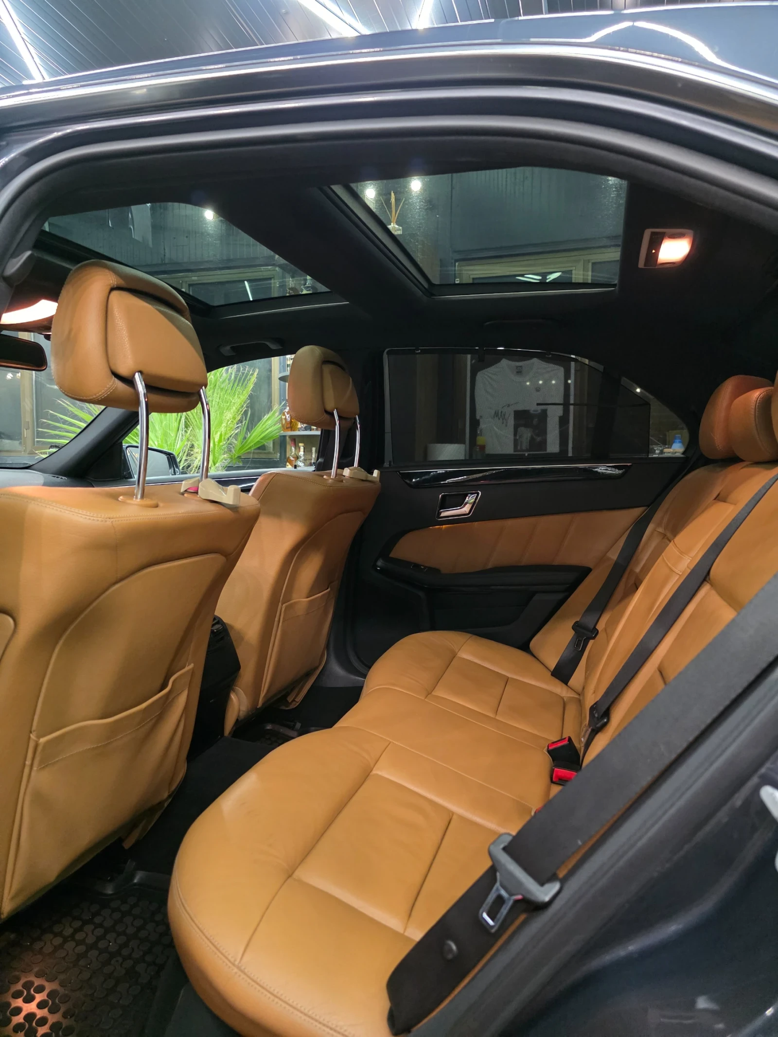 Mercedes-Benz E 350 4matik Панорама Дистроник - изображение 9