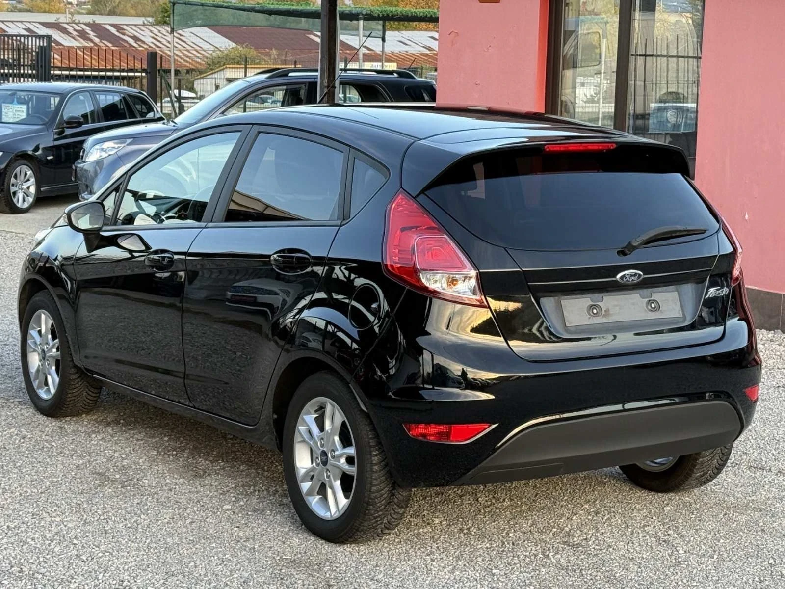 Ford Fiesta 1.0 Топ състояние - изображение 4