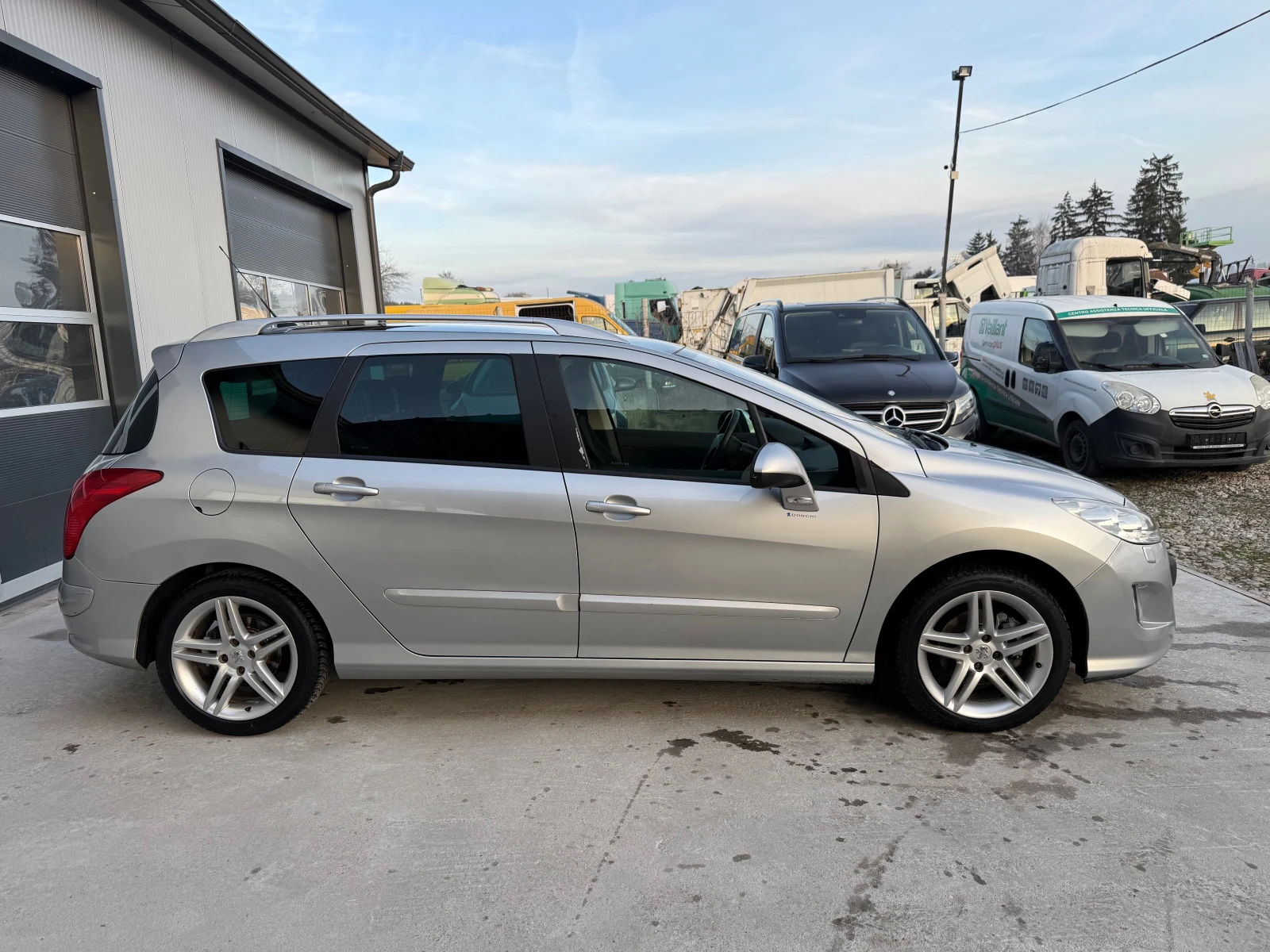 Peugeot 308 SW 1.6hdi - изображение 8