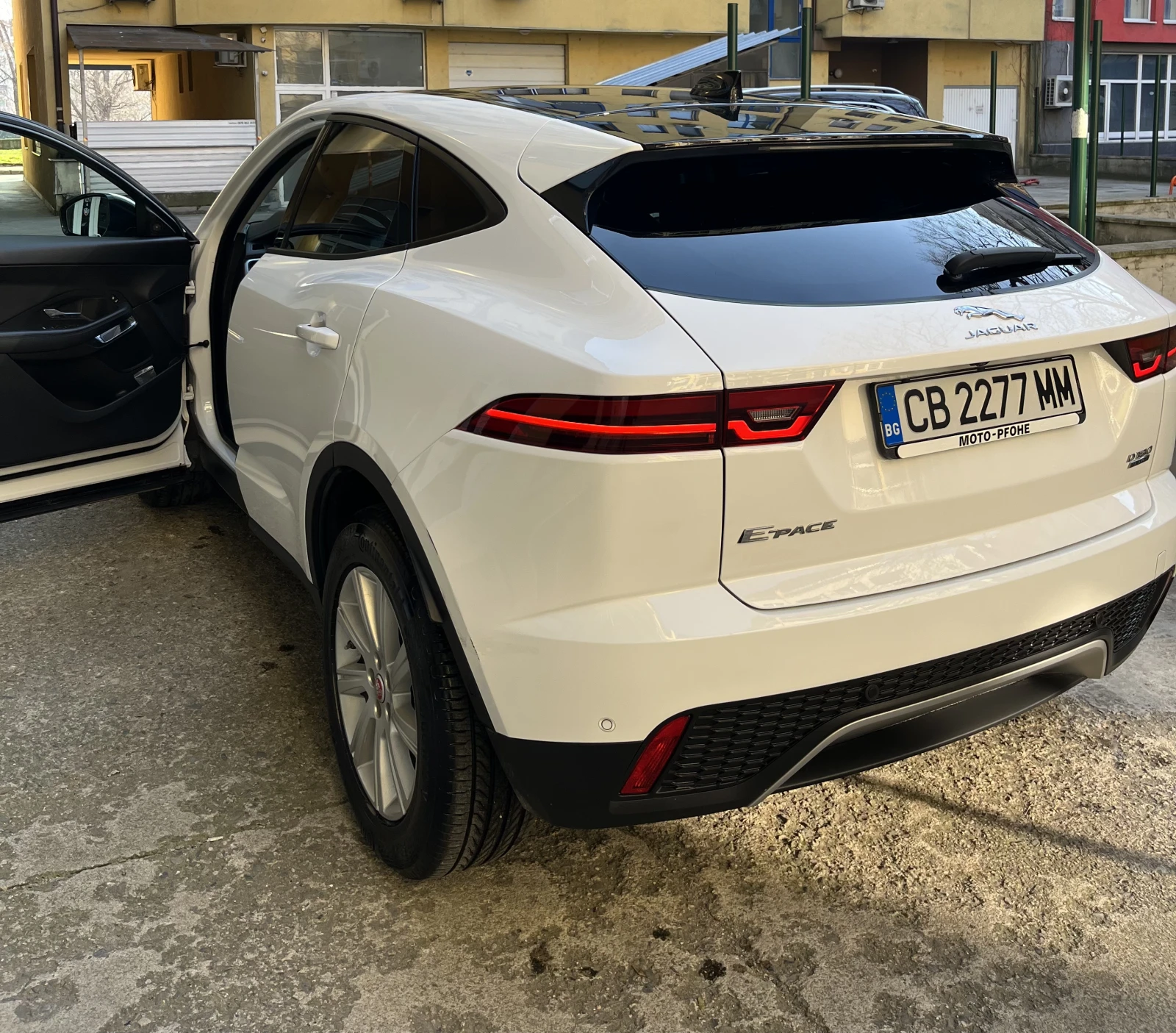 Jaguar E-pace Rdynamic 180D - изображение 3