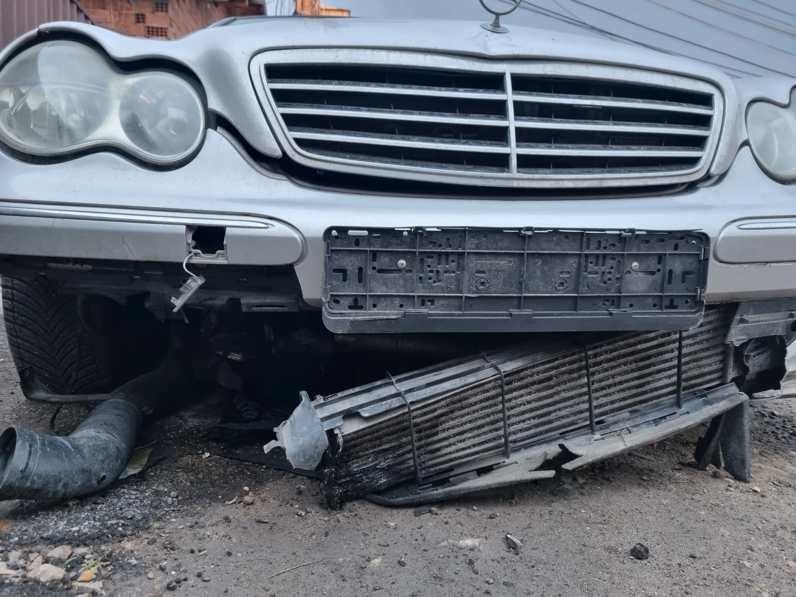 Mercedes-Benz C 220 2.2 CDI 150hp, снимка 4 - Автомобили и джипове - 53966360