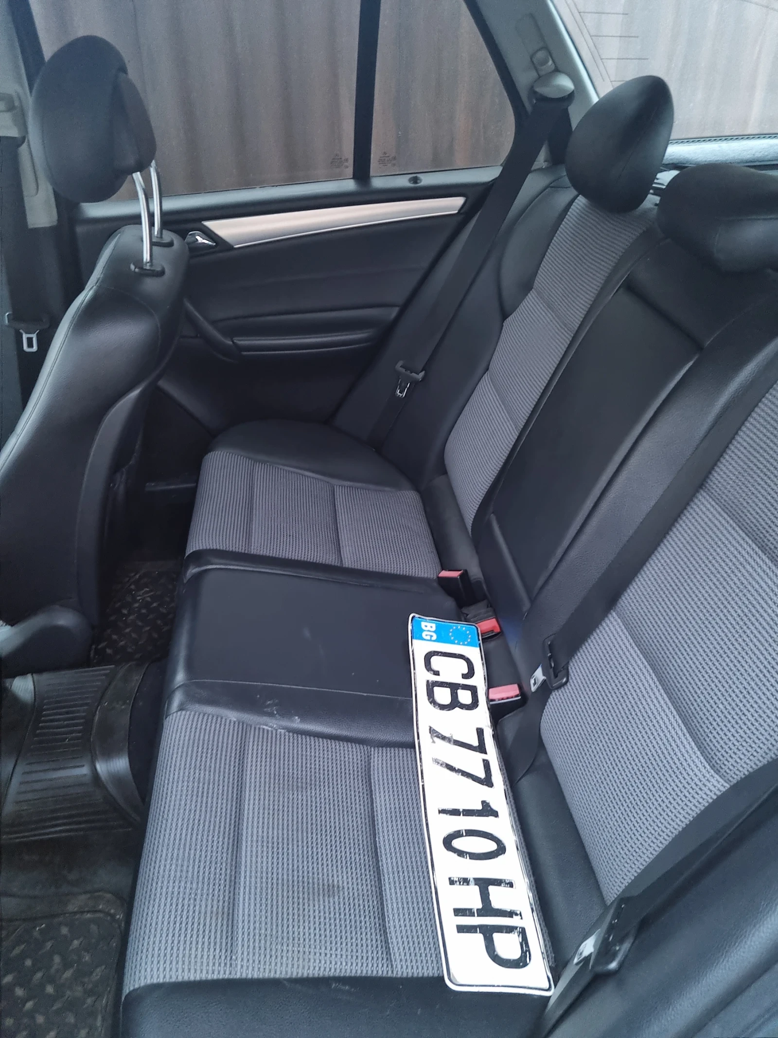 Mercedes-Benz C 220 2.2 CDI 150hp, снимка 9 - Автомобили и джипове - 53966360