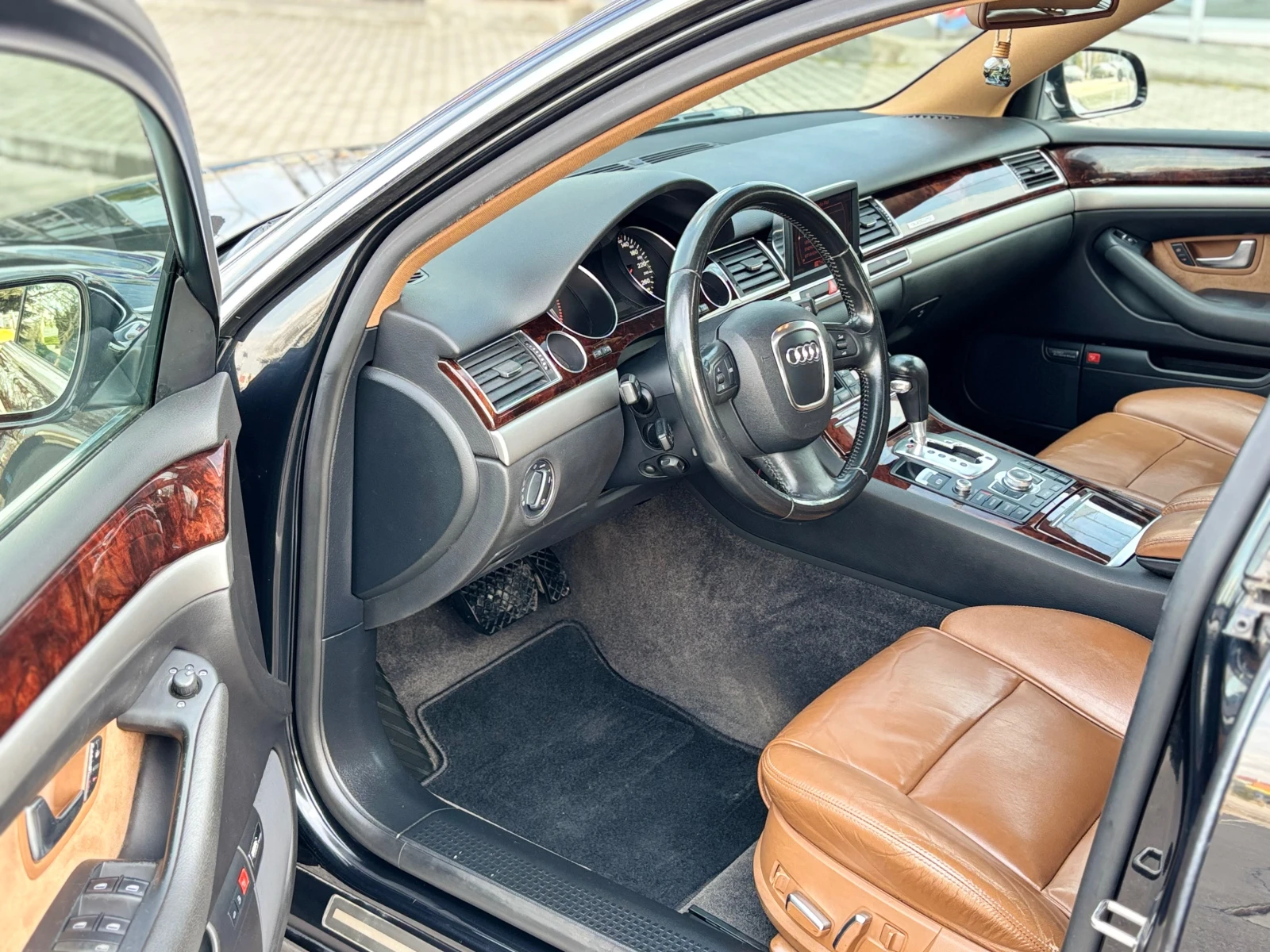 Audi A8, снимка 8 - Автомобили и джипове - 53982559