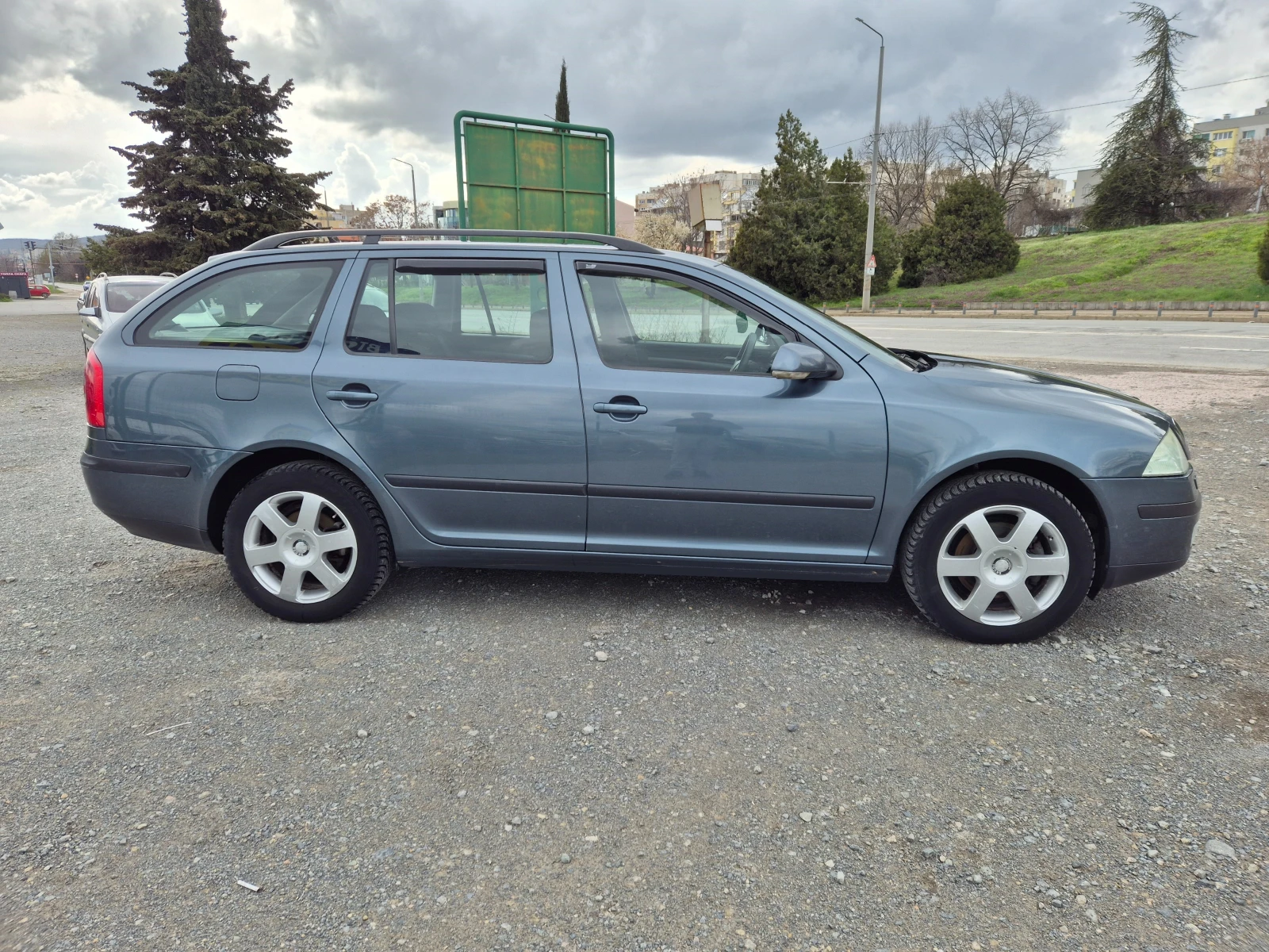 Skoda Octavia 2.0TDI, снимка 6 - Автомобили и джипове - 54007214