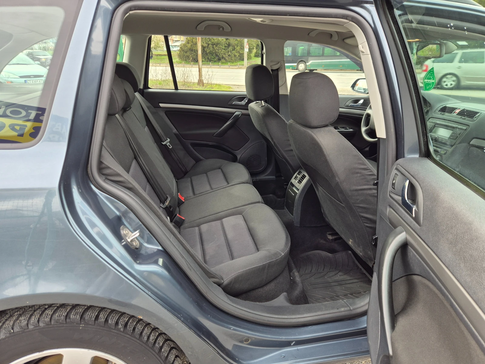 Skoda Octavia 2.0TDI, снимка 10 - Автомобили и джипове - 54007214