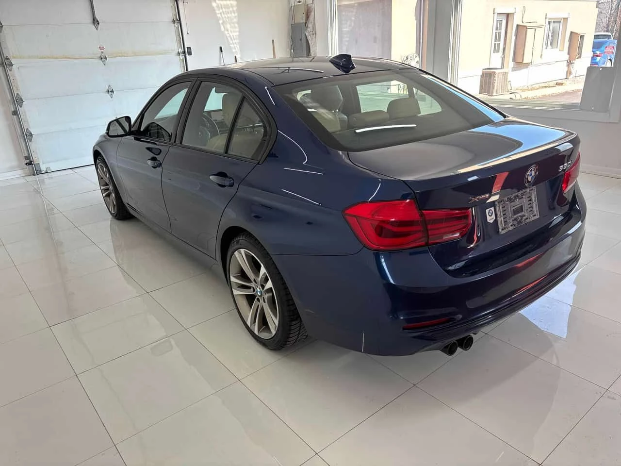 BMW 330 i xDrive | CARFAX | PANORAMA | , снимка 4 - Автомобили и джипове - 54199949