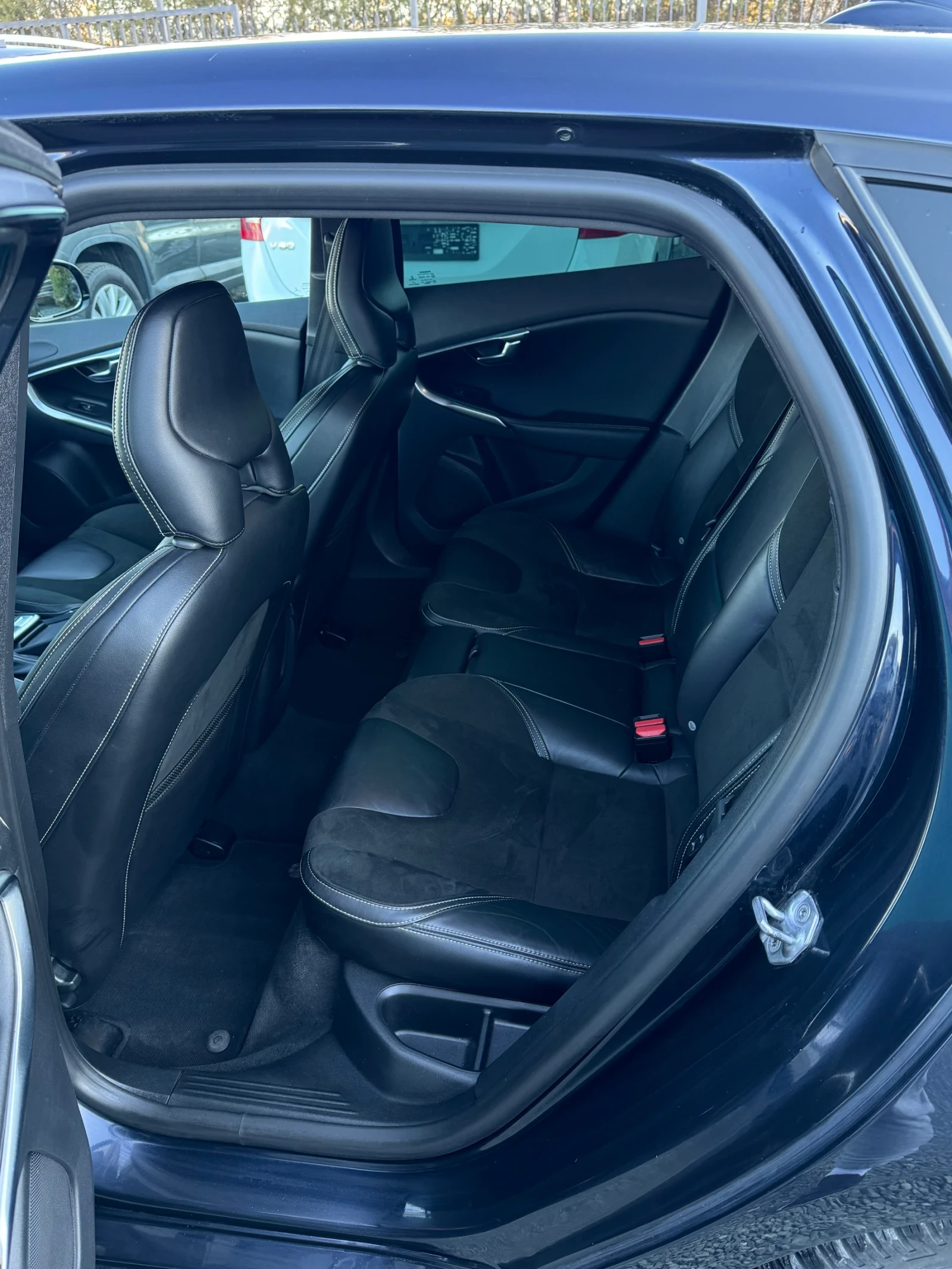 Volvo V40 2.0 , снимка 11 - Автомобили и джипове - 54243690