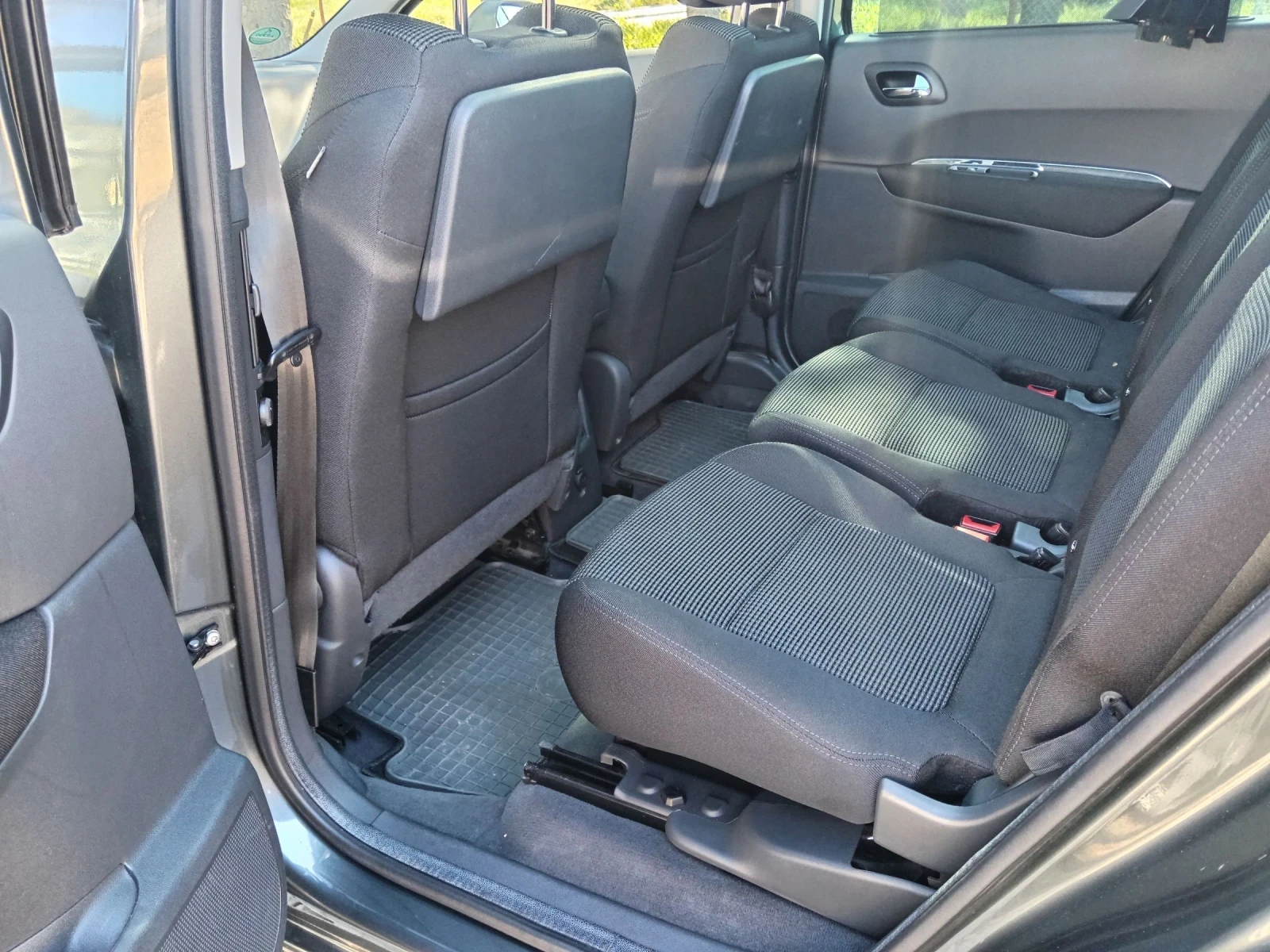 Peugeot 5008 1.6i-156к.с., снимка 10 - Автомобили и джипове - 54339392