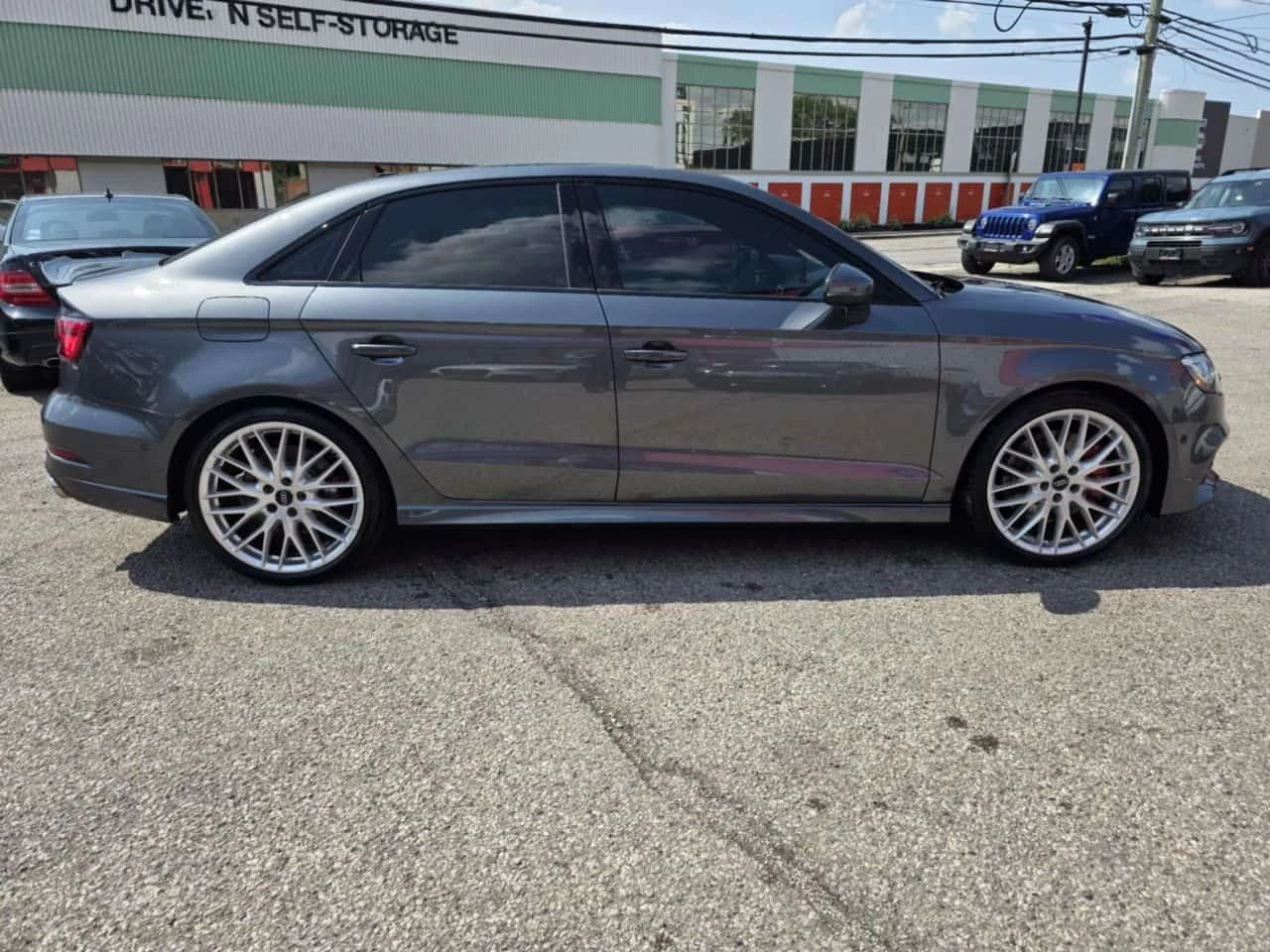Audi S3 Technik * КЕYLESS * ДИСТРОНИК * ПОДГРЕВ * ШИБИДАХ, снимка 4 - Автомобили и джипове - 54397782