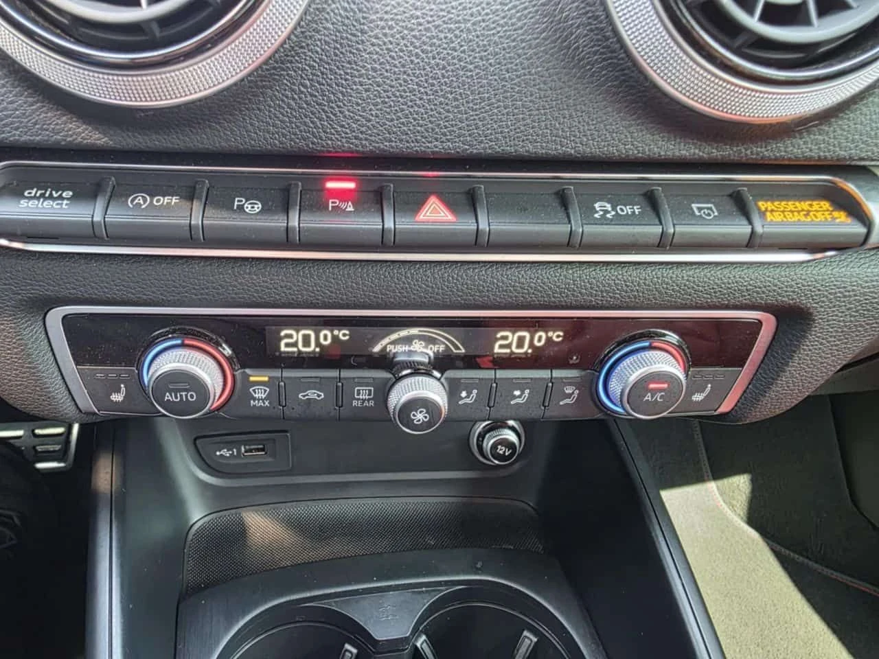 Audi S3 Technik * КЕYLESS * ДИСТРОНИК * ПОДГРЕВ * ШИБИДАХ, снимка 14 - Автомобили и джипове - 54397782
