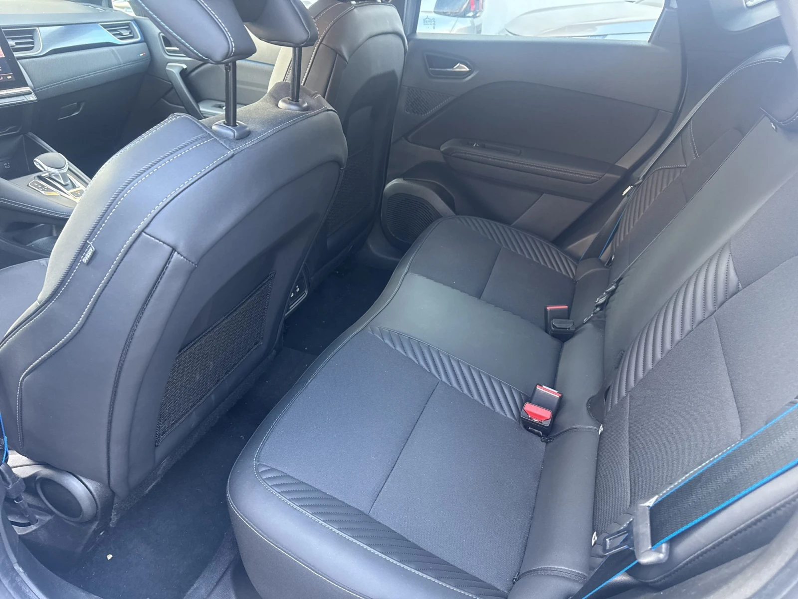 Renault Captur, снимка 10 - Автомобили и джипове - 54621485