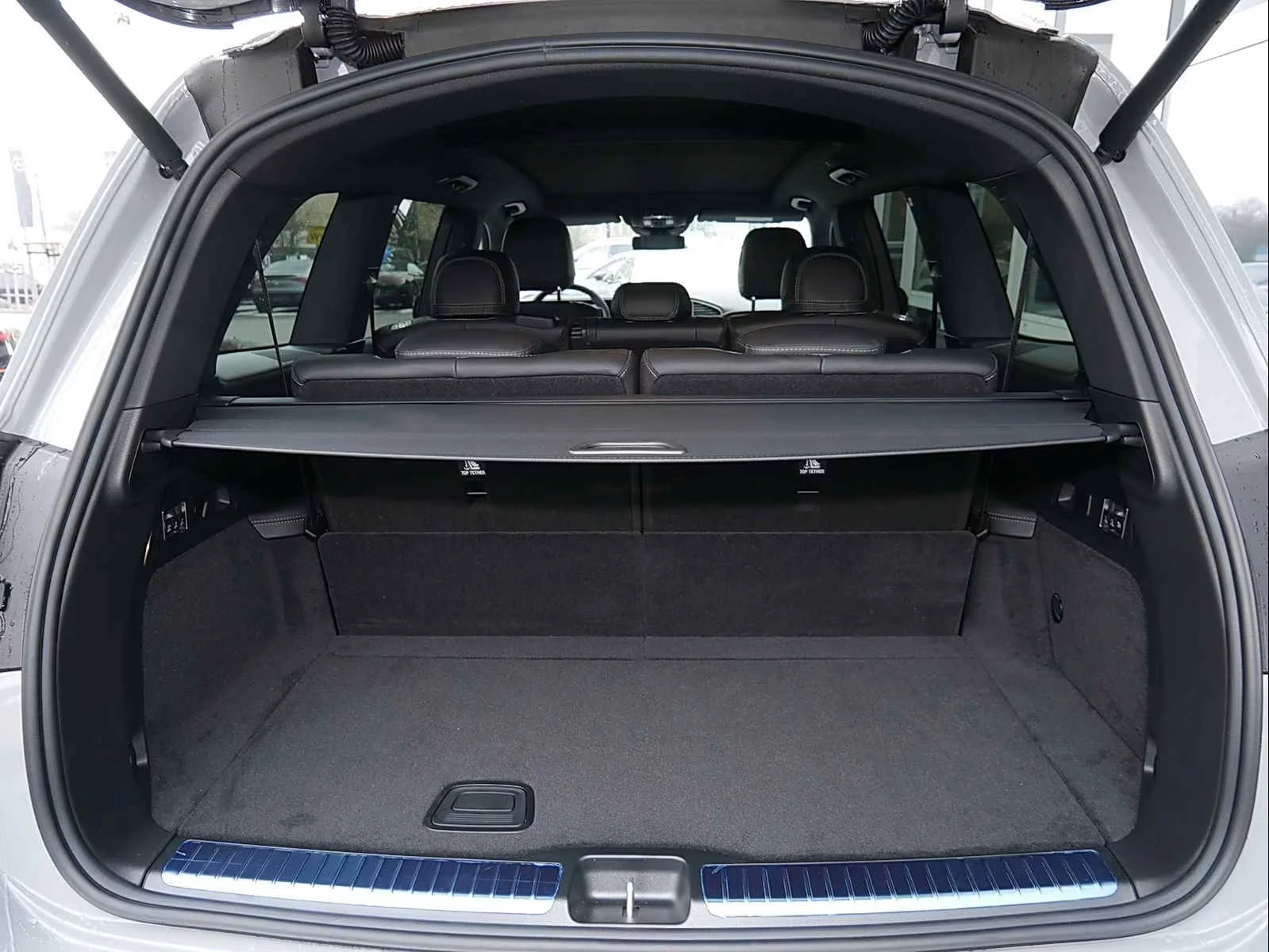Mercedes-Benz GLS 450 FACELIFT* 4 MATIC* AMG* BURM* PANO* 360* , снимка 9 - Автомобили и джипове - 54844834