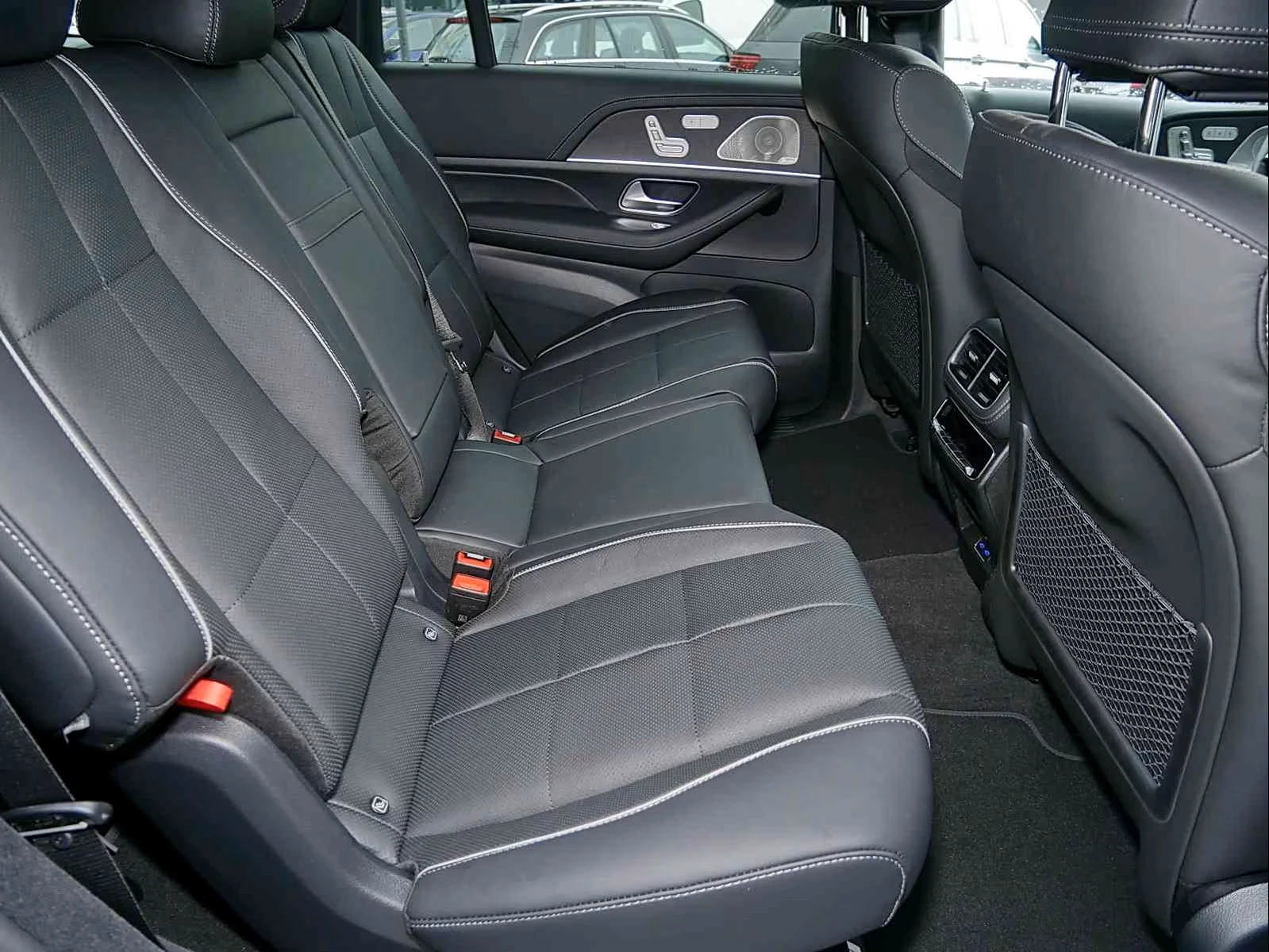 Mercedes-Benz GLS 450 FACELIFT* 4 MATIC* AMG* BURM* PANO* 360* , снимка 8 - Автомобили и джипове - 54844834