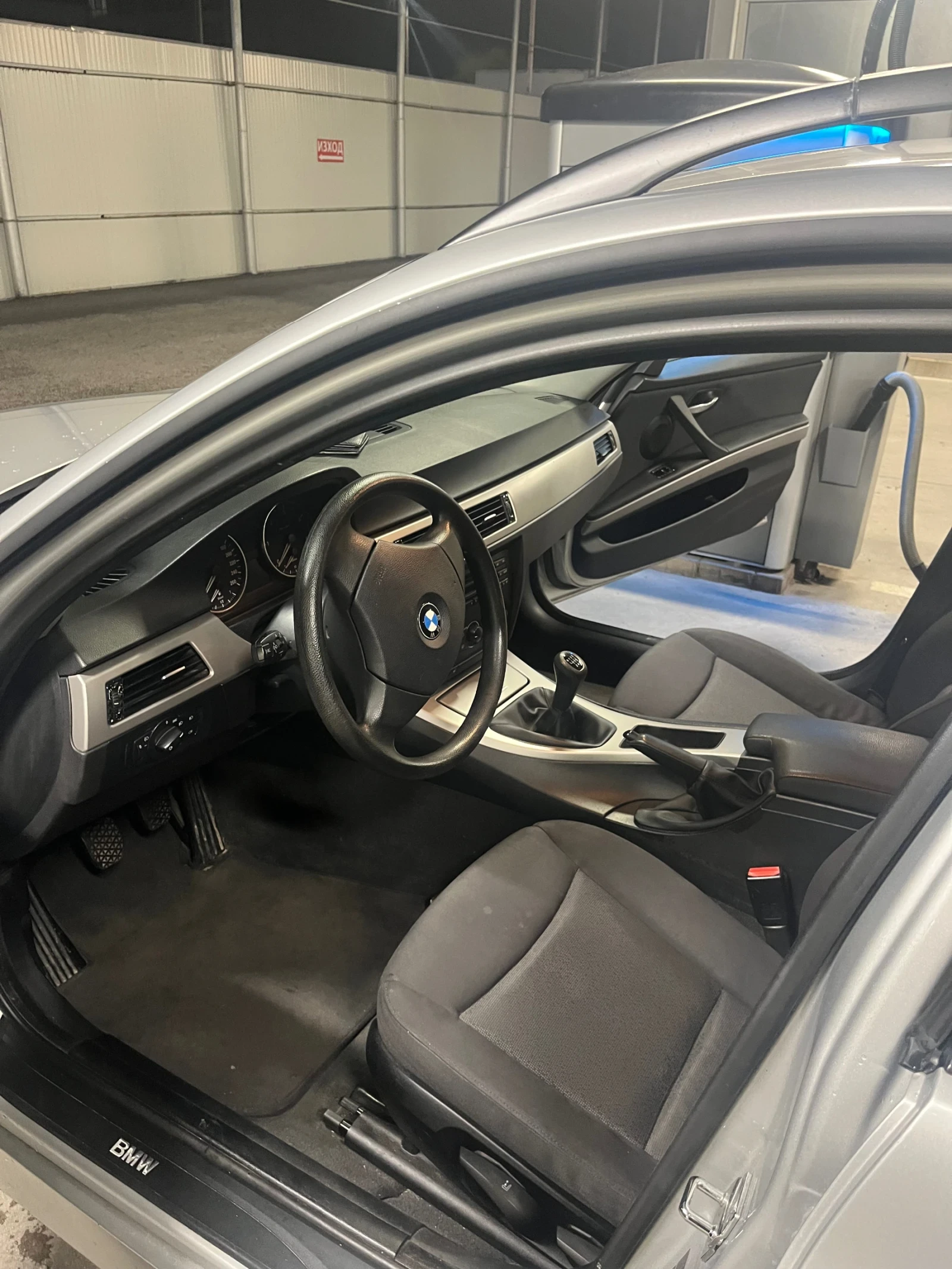 BMW 320, снимка 6 - Автомобили и джипове - 55152445