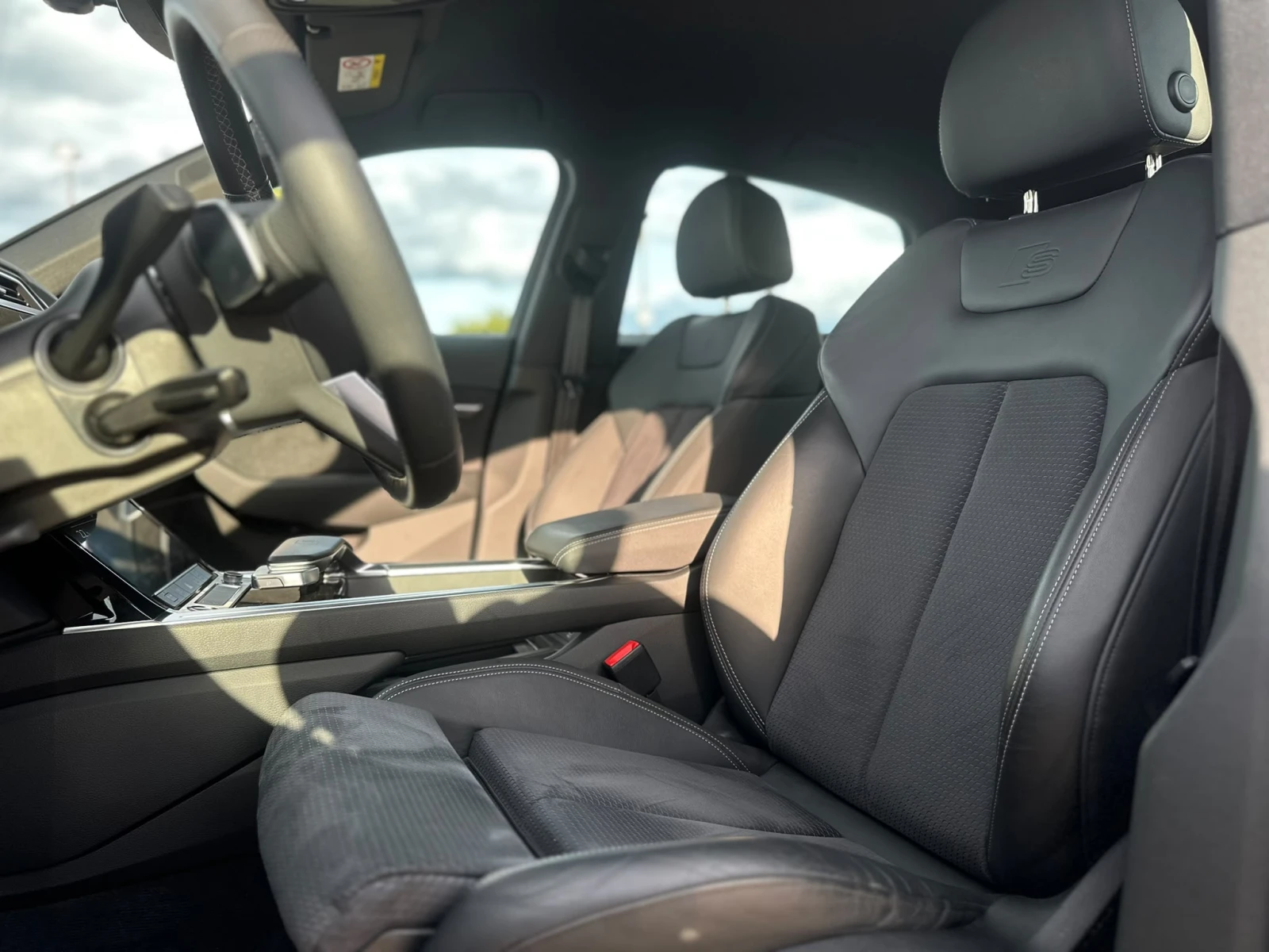Audi E-Tron /SPORTBACK / S-LINE / 503HP / ГАРАНЦИЯ ДО 2031г./, снимка 10 - Автомобили и джипове - 55202012