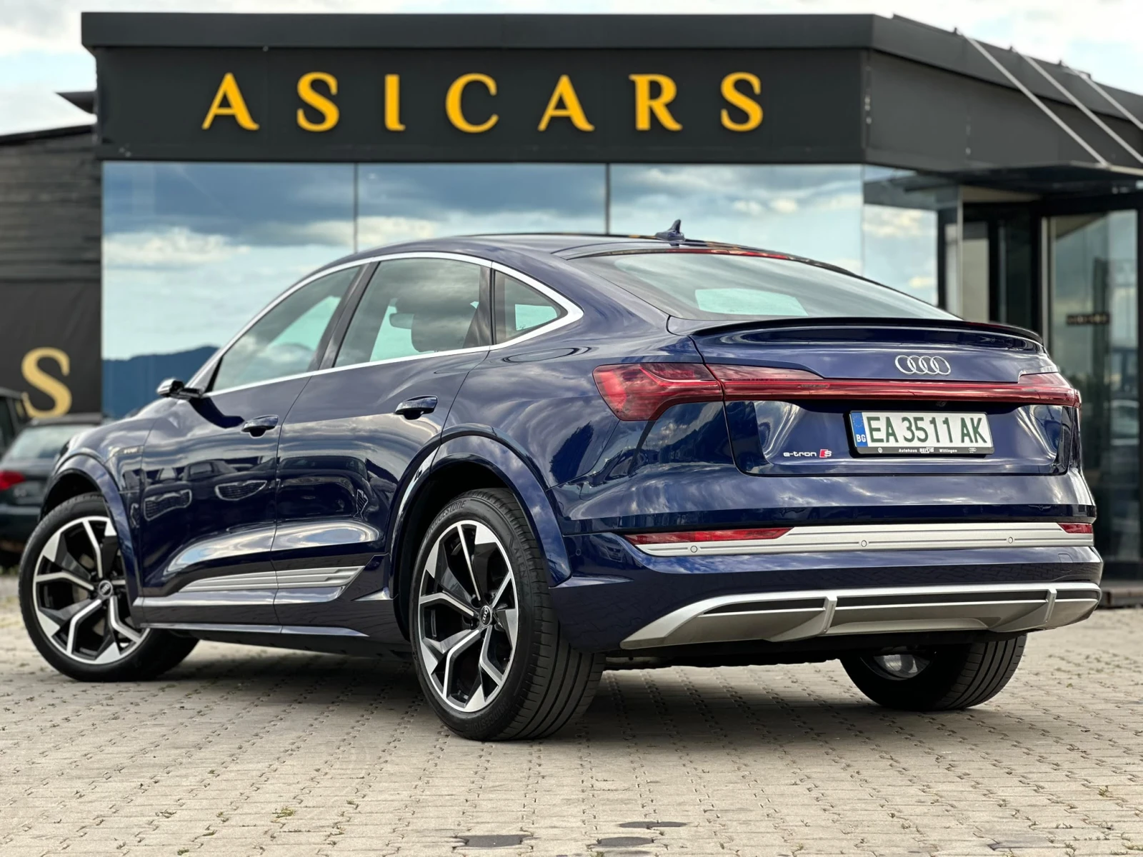 Audi E-Tron /SPORTBACK / S-LINE / 503HP / ГАРАНЦИЯ ДО 2031г./, снимка 3 - Автомобили и джипове - 55202012