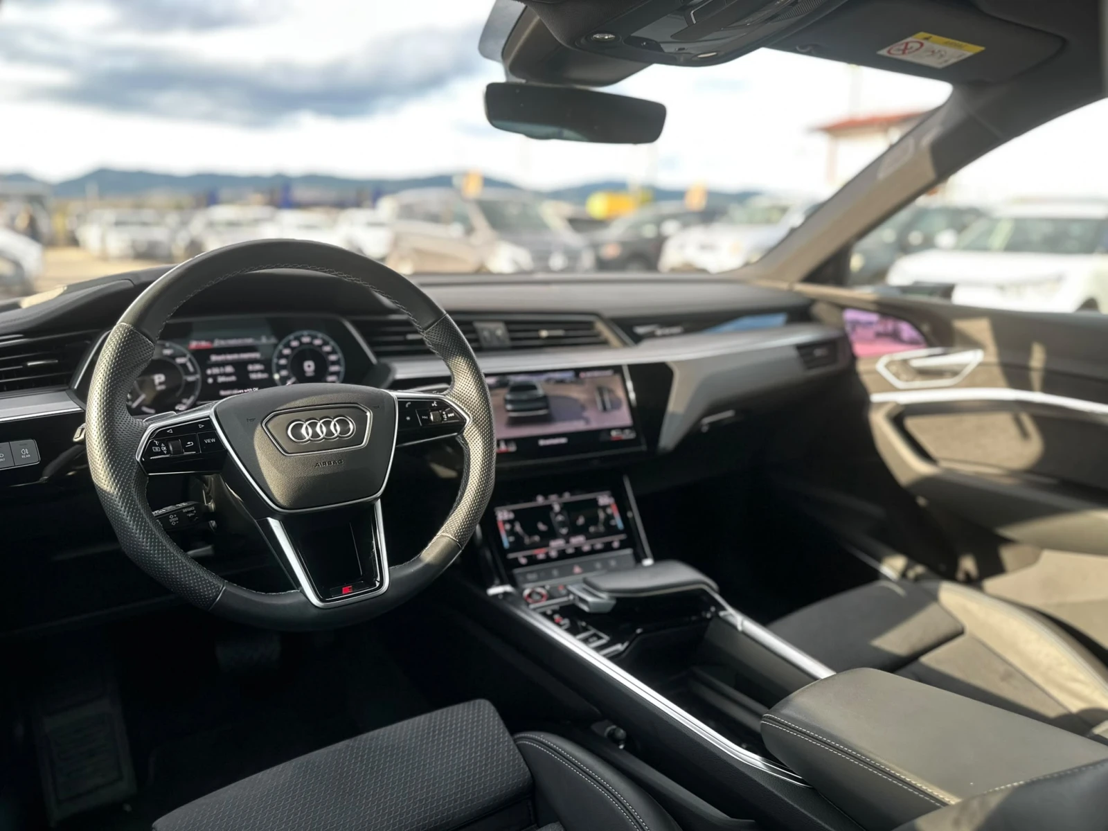 Audi E-Tron /SPORTBACK / S-LINE / 503HP / ГАРАНЦИЯ ДО 2031г./, снимка 9 - Автомобили и джипове - 55202012