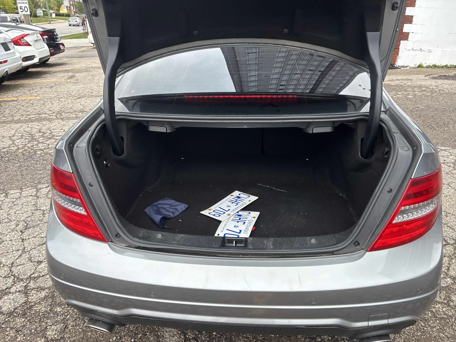 Mercedes-Benz C 350 AMG-pack* Night-Pack* Back cam* Pano* H&K* Подгрев, снимка 13 - Автомобили и джипове - 55604957