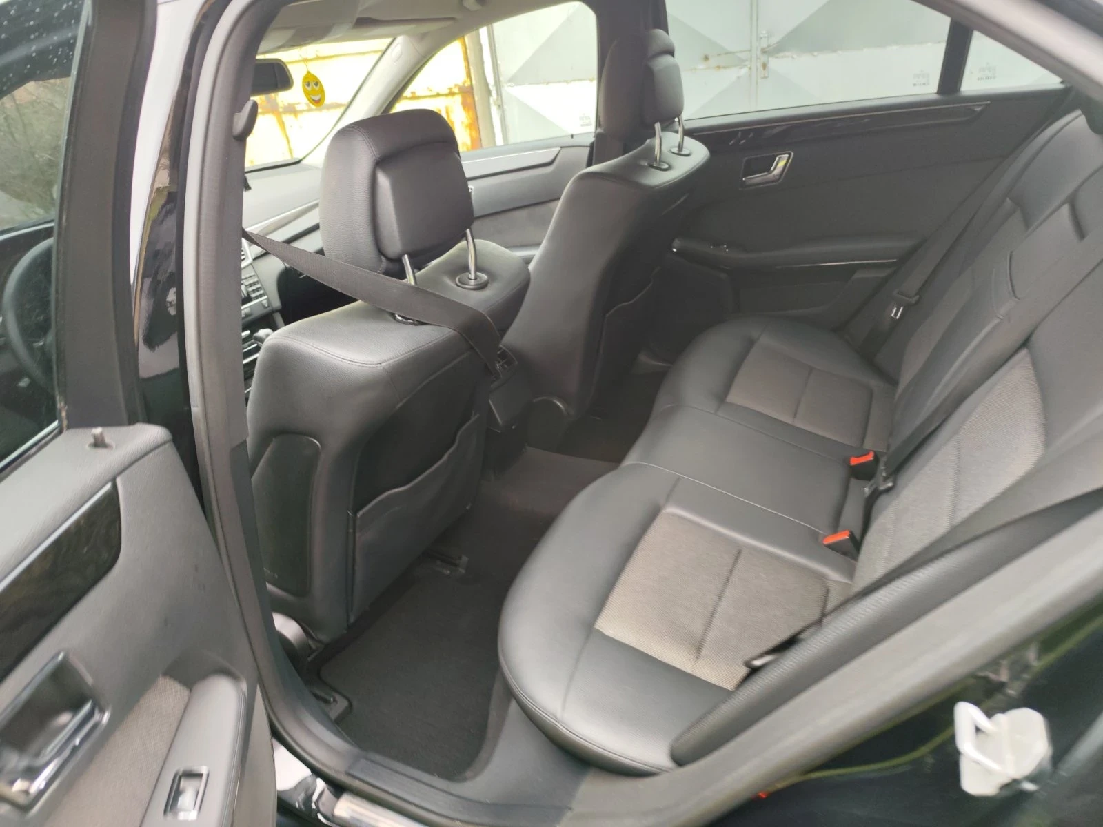 Mercedes-Benz 220, снимка 6 - Автомобили и джипове - 56393414
