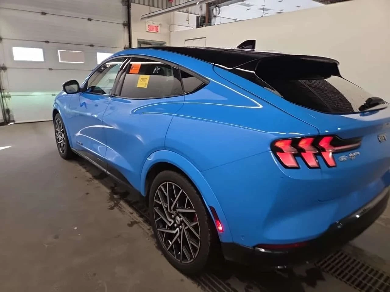 Ford Mustang Mach-E, снимка 4 - Автомобили и джипове - 56687427
