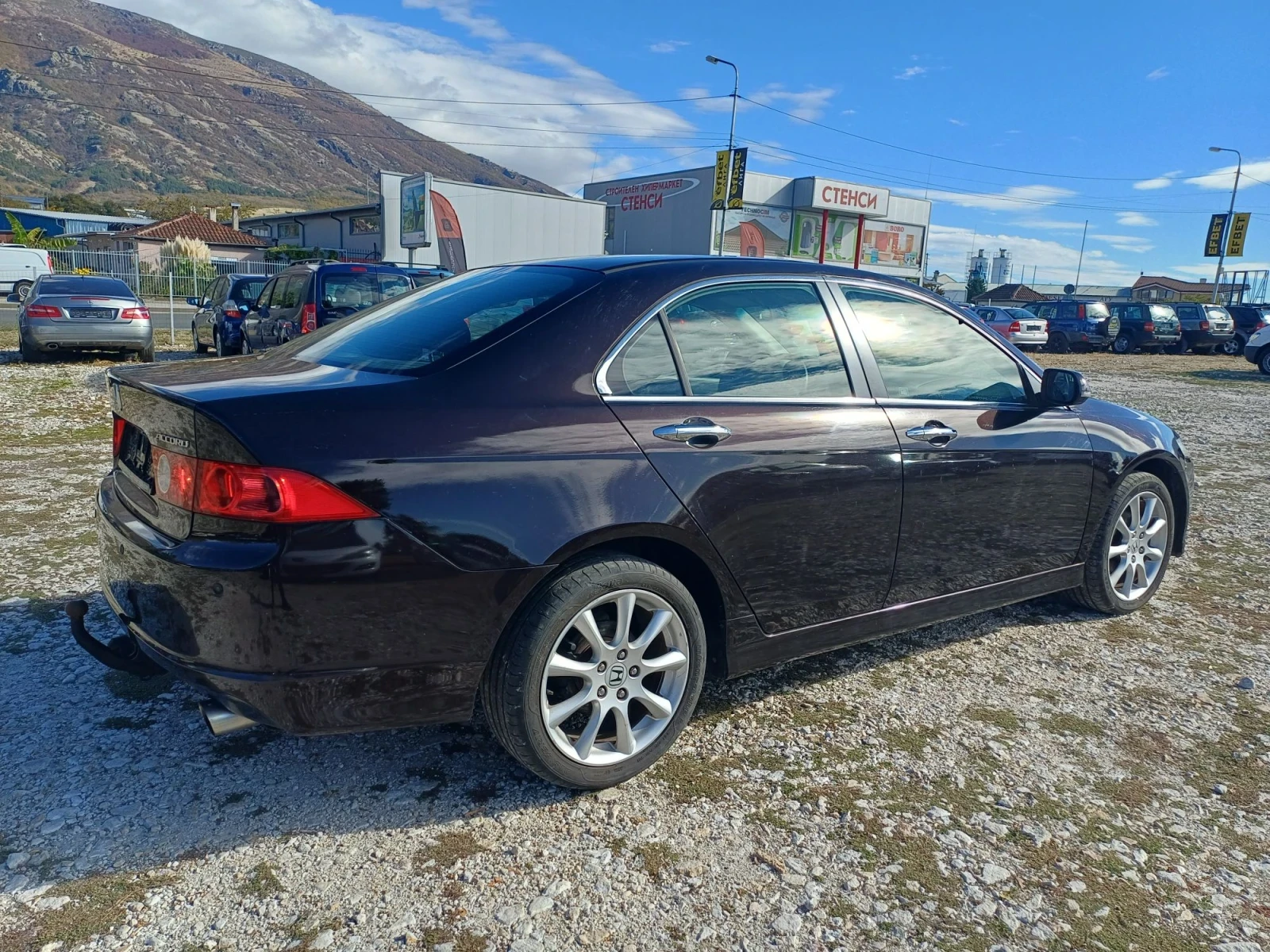 Honda Accord 2.0 Facelift, снимка 9 - Автомобили и джипове - 56710602