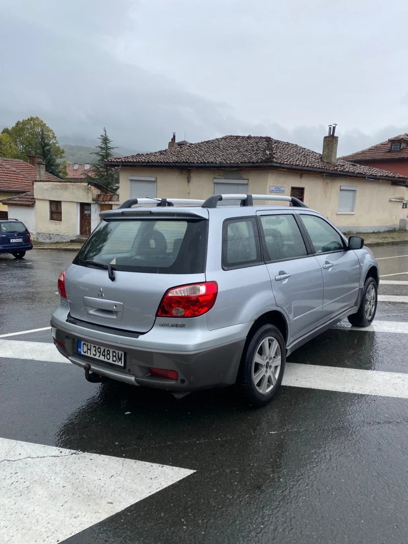 Mitsubishi Outlander 2.0i 136, снимка 4 - Автомобили и джипове - 52275653