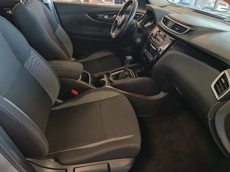Nissan Qashqai 1.5 dCi, снимка 10 - Автомобили и джипове - 52952691