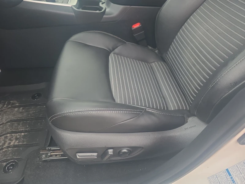 Toyota Rav4 2.5 4X4 Hibrid, снимка 15 - Автомобили и джипове - 53272914