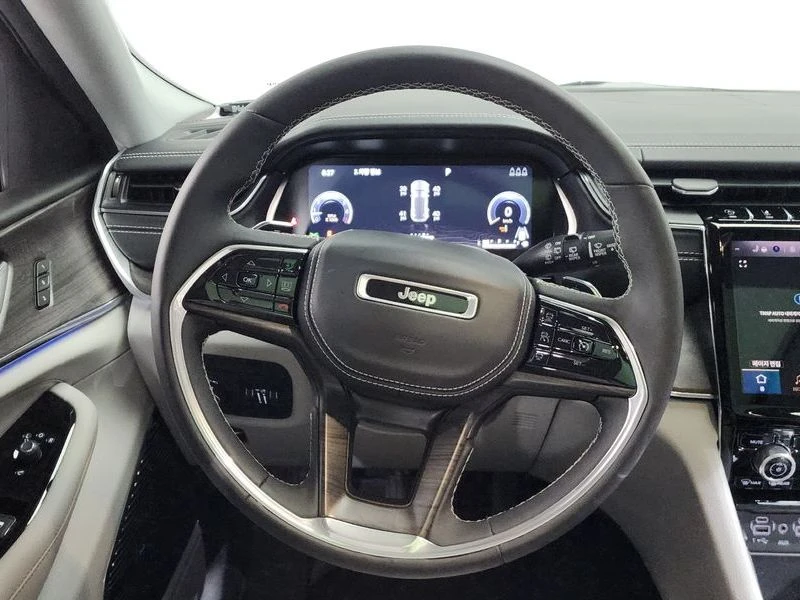 Jeep Cherokee 3.6 Overland| 293к.с.| ВКЛ.ТЕХНОТЕСТ, снимка 12 - Автомобили и джипове - 55130482