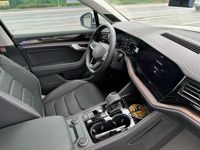 VW Touareg 3.0 Automatic, снимка 7 - Автомобили и джипове - 55730266