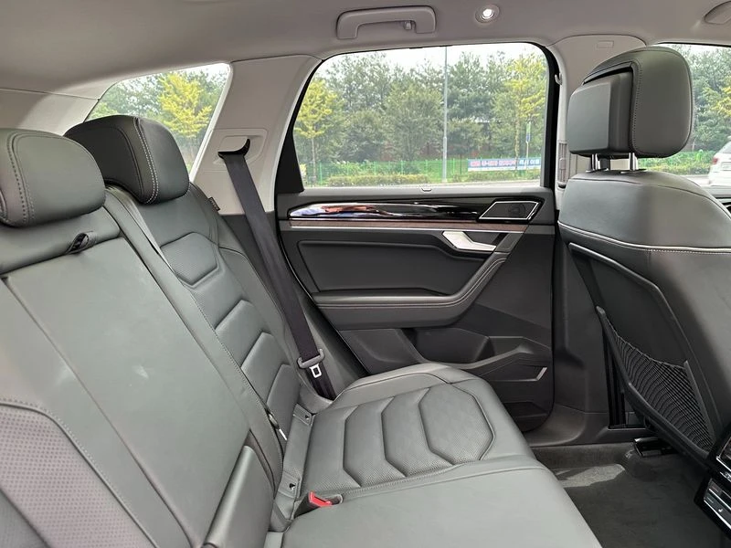 VW Touareg 3.0 Automatic, снимка 17 - Автомобили и джипове - 55730266