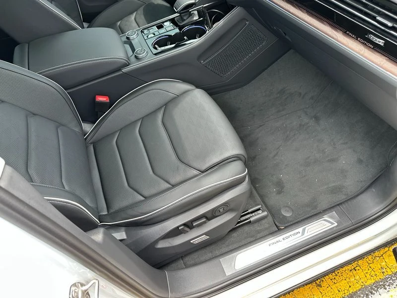 VW Touareg 3.0 Automatic, снимка 12 - Автомобили и джипове - 55730266