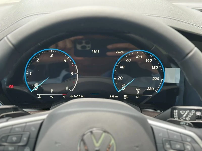 VW Touareg 3.0 Automatic, снимка 15 - Автомобили и джипове - 55730266