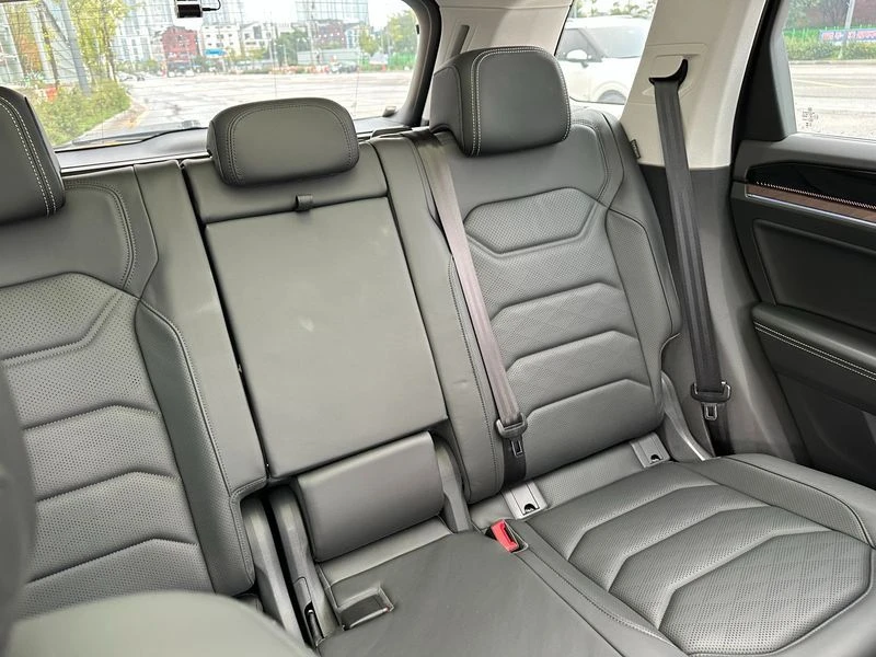 VW Touareg 3.0 Automatic, снимка 11 - Автомобили и джипове - 55730266