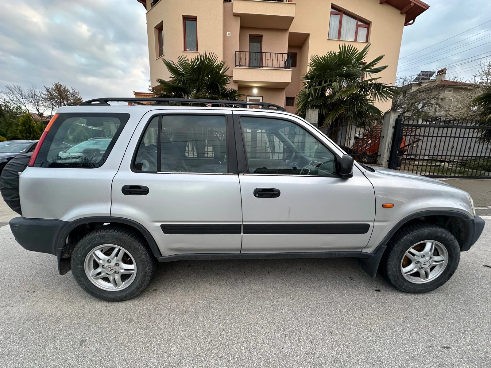 Honda Cr-v 2.0 - изображение 4