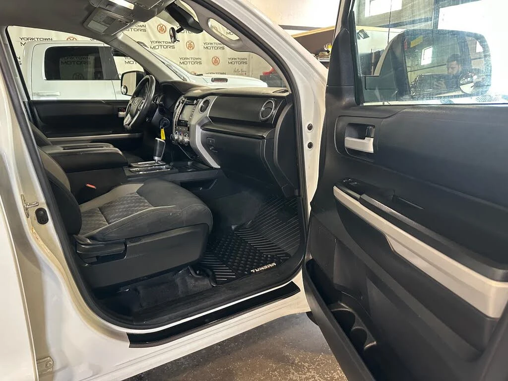 Toyota Tundra SR5 Double Cab CAM* * KEYLESS*  | Mobile.bg   16