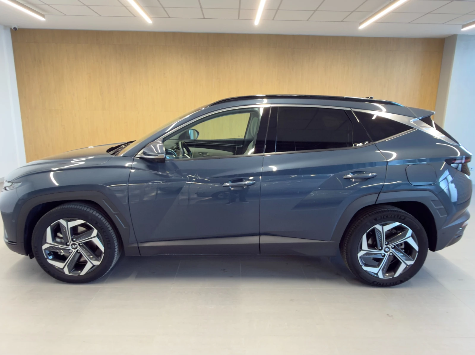 Hyundai Tucson PREMIUM Hybrid AWD - изображение 2