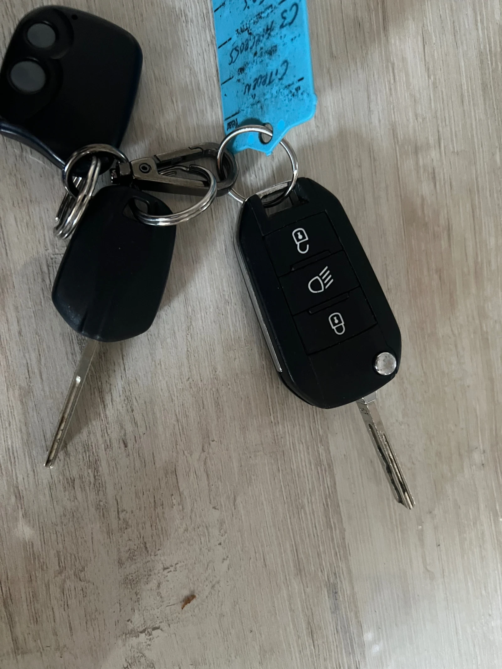 Citroen C3 Aircross, снимка 13 - Автомобили и джипове - 53580020