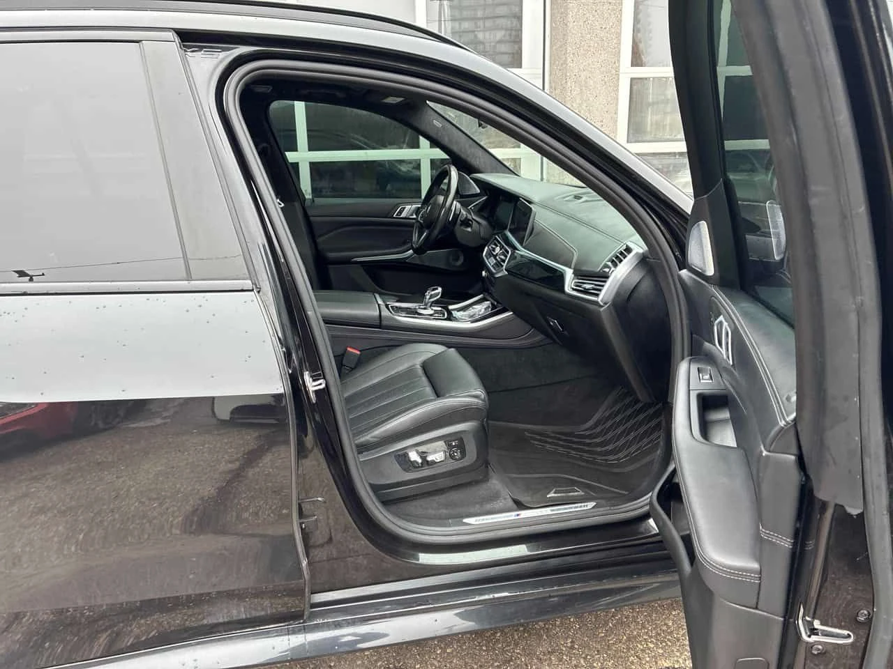 BMW X5 M50i XDRIVE * ДИСТРОНИК* 360 КАМЕРА* ОБДУХВАНЕ* , снимка 15 - Автомобили и джипове - 53930325