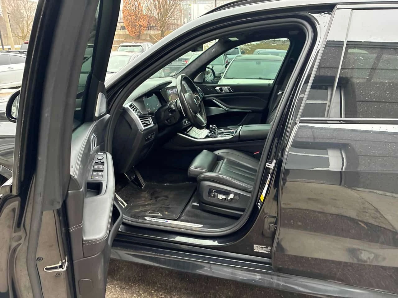 BMW X5 M50i XDRIVE * ДИСТРОНИК* 360 КАМЕРА* ОБДУХВАНЕ* , снимка 11 - Автомобили и джипове - 53930325